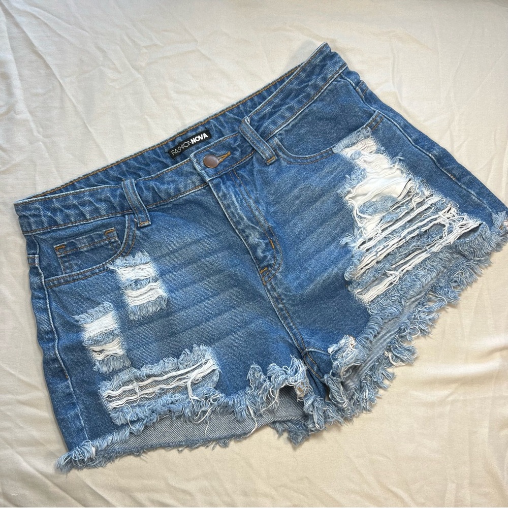 Fashion Nova Size 7 Ripped Jean Shorts